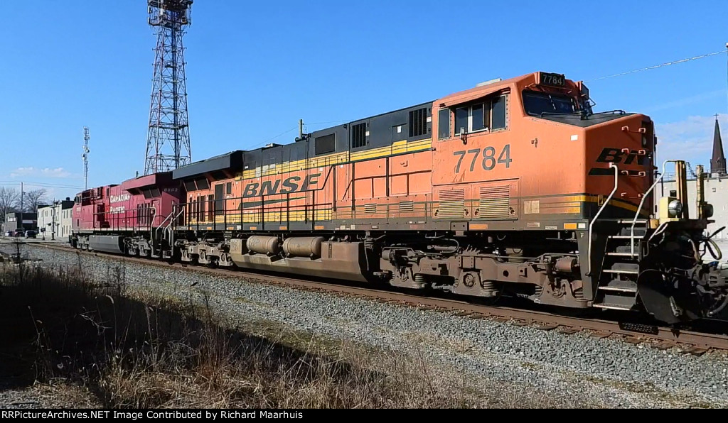 BNSF 8874